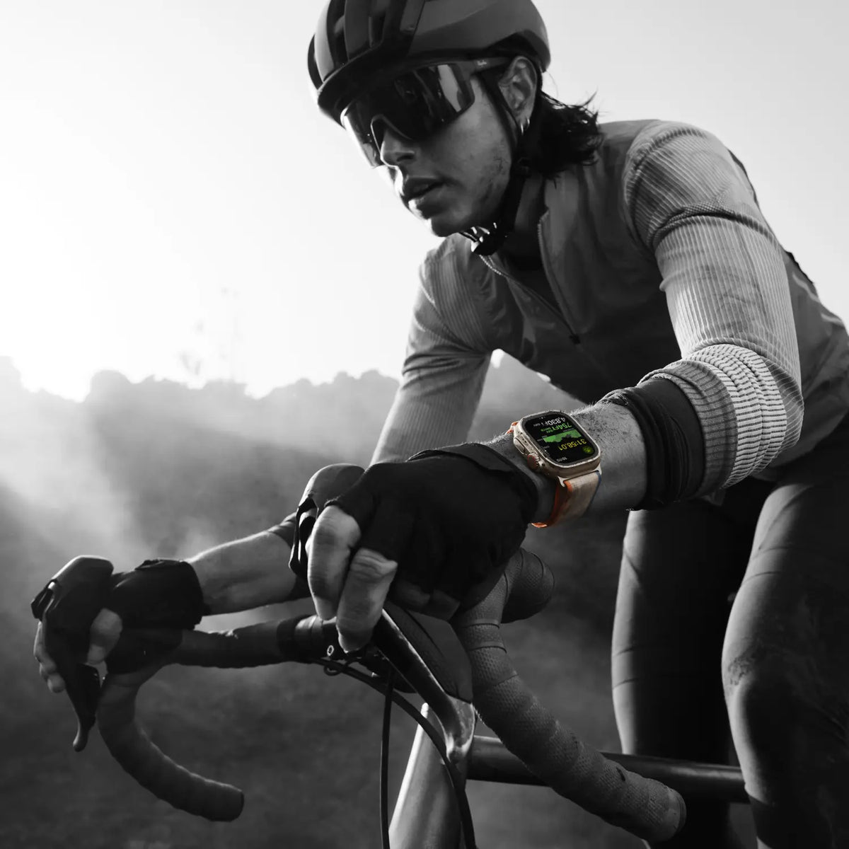 Apple-Watch-Ultra-2-49mm-Trail-Band-GroenGrijs-4